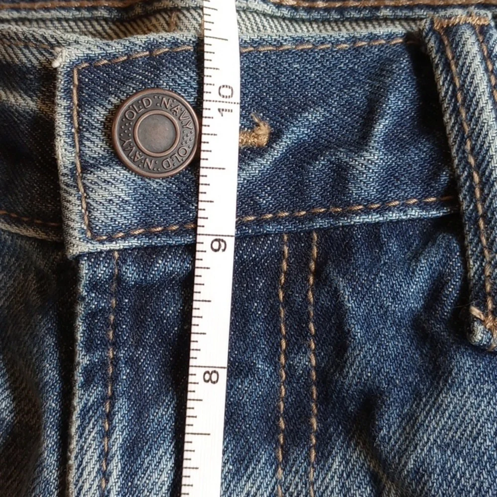 NWT Old Navy Straight Taper Jeans 32x34 33x34 Mid Rise Destroyed Medium Wash - Picture 9 of 11